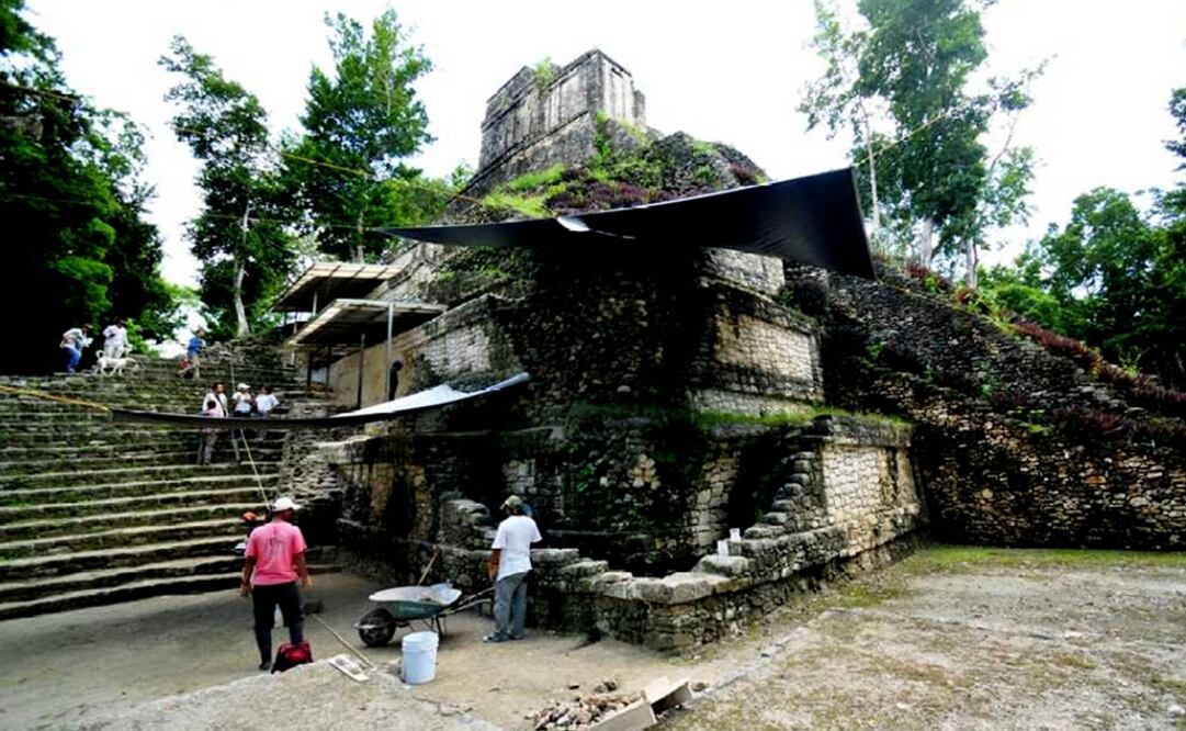 Imagen de archivo donde se muestran vestigios en la antigua ciudad de Dzibanché en Quintana Roo. Foto: INAH, archivo
