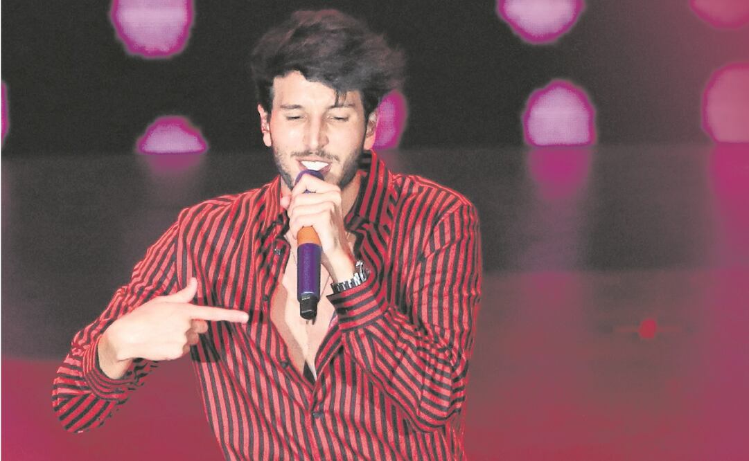 El cantante ofreció velada romántica en el Auditorio Nacional. / FOTOS: CARLOS MEJIA. EL UNIVERSAL