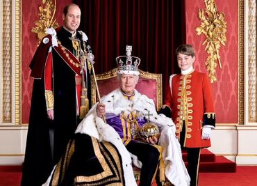 Embajador británico responde a Epigmenio Ibarra por críticas a coronación del rey Carlos III