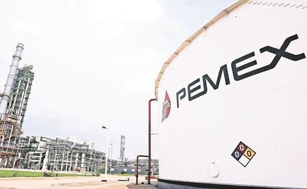 Fitch Ratings cambia a negativa perspectiva de calificación de Pemex