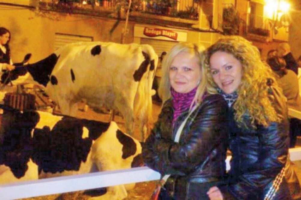 La española Pilar Garrido (izq.) desapareció hace 58 días. La versión que dio su esposo fue que dos jóvenes armados los interceptaron y se la llevaron (ARCHIVO EL UNIVERSAL)