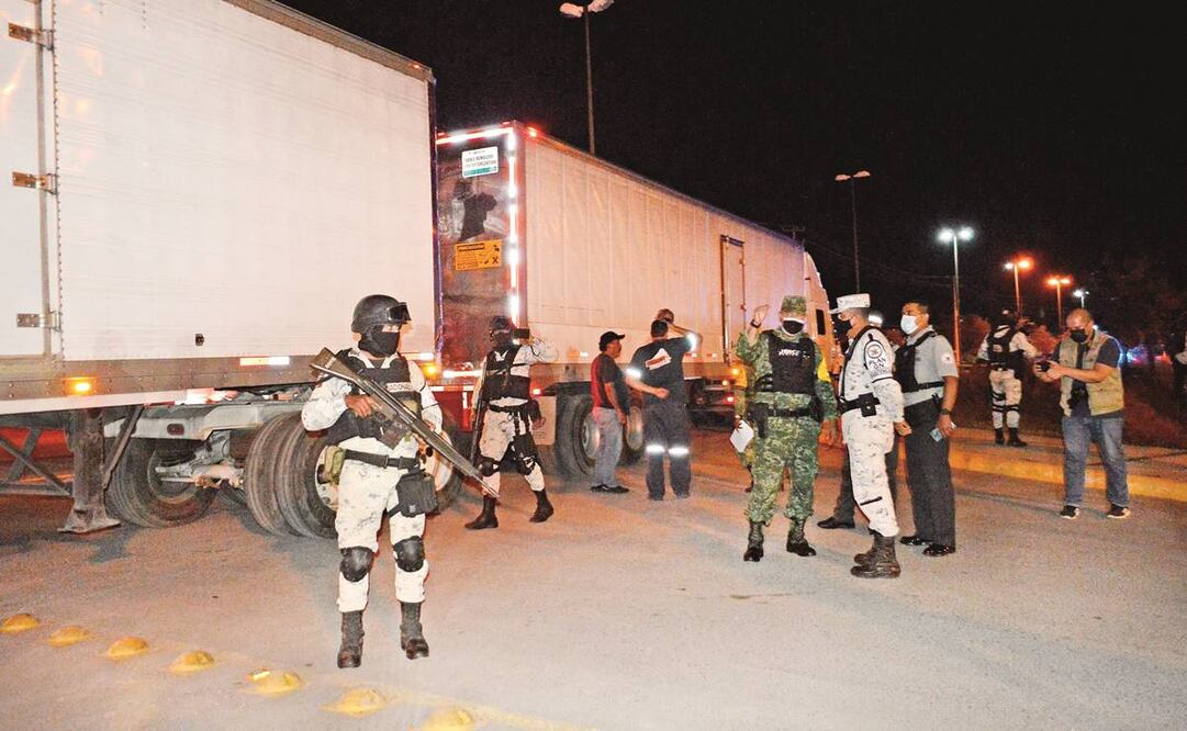 Autoridades rescataron a 652 personas migrantes hacinadas en tres tráileres en Tamaulipas, de las cuales 349 eran menores. Foto: Archivo/EL UNIVERSAL.