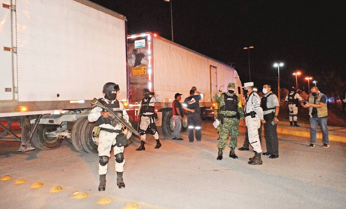 Autoridades rescataron a 652 personas migrantes hacinadas en tres tráileres en Tamaulipas, de las cuales 349 eran menores. Foto: Archivo/EL UNIVERSAL.