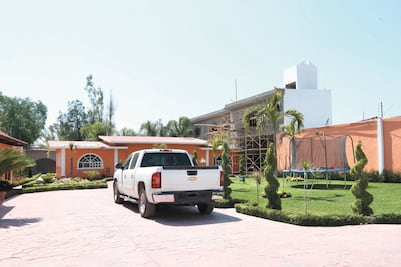 Aseguran otra mansión al Cártel de Santa Rosa