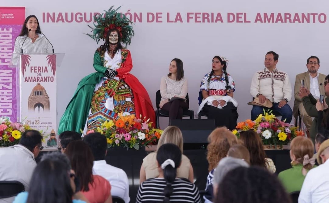 Inauguración de la primera Feria del Amaranto, realizada en el Monumento a la Revolución. | Foto: Fernanda Rojas / El Universal.