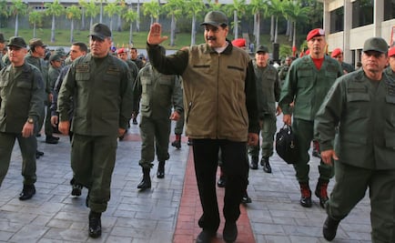 Maduro y militares venezolanos se declaran en ofensiva contra "golpistas"