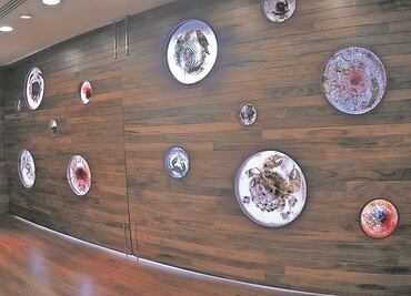 Mural-vitral de Francisco Toledo en el Posgrado de Economía