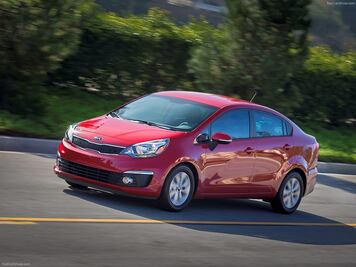 Prueba de manejo/KIA Rio 2017 Levanta la mano en el campo más vendido