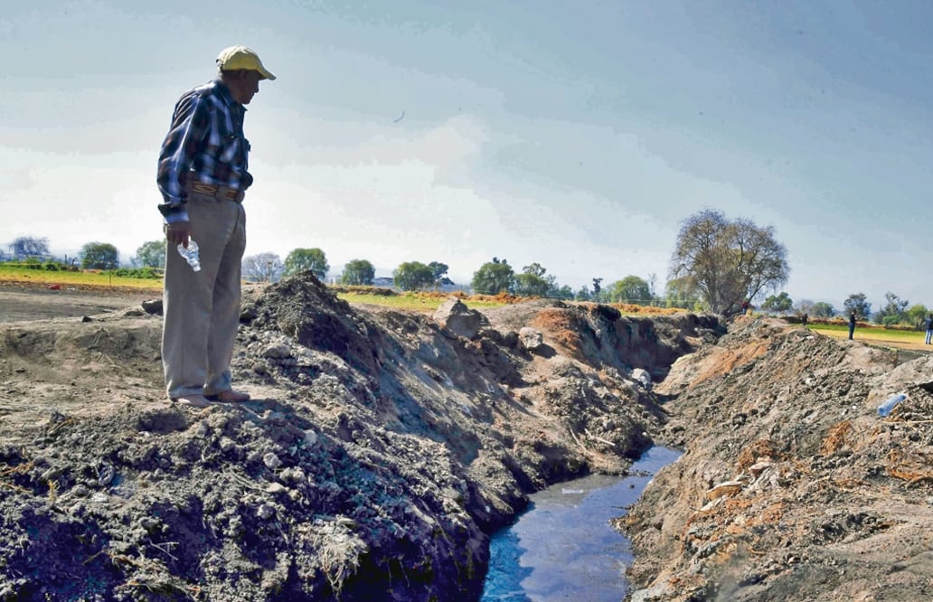 En el Semefo se encuentran apostadas las carrozas fúnebres que trasladaran 15 cuerpos cada día, hasta el martes. Foto: ArchiVo/ EL UNIVERSAL