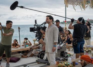 Osvaldo Benavides lamenta la muerte de uno de los actores de su ópera prima "Noche de bodas"