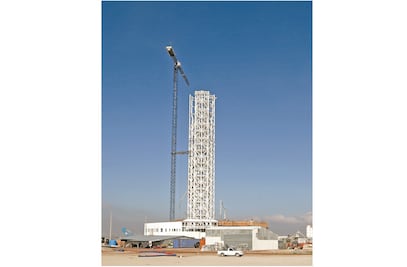 Otorgan SCT y Sedena concesión de aeropuerto