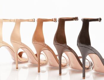 Las sandalias nude: el calzado que combina con todo