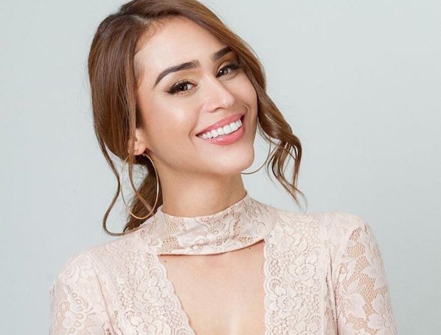 Yanet García luce un bikini del color que todas deberíamos tener. Foto: Instagram @iamyanetgarcia