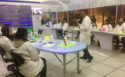 Universum inaugura laboratorio de prácticas químicas 