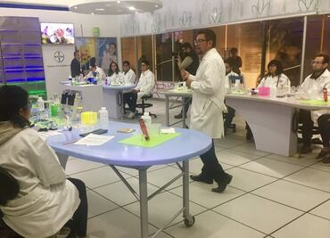 Universum inaugura laboratorio de prácticas químicas