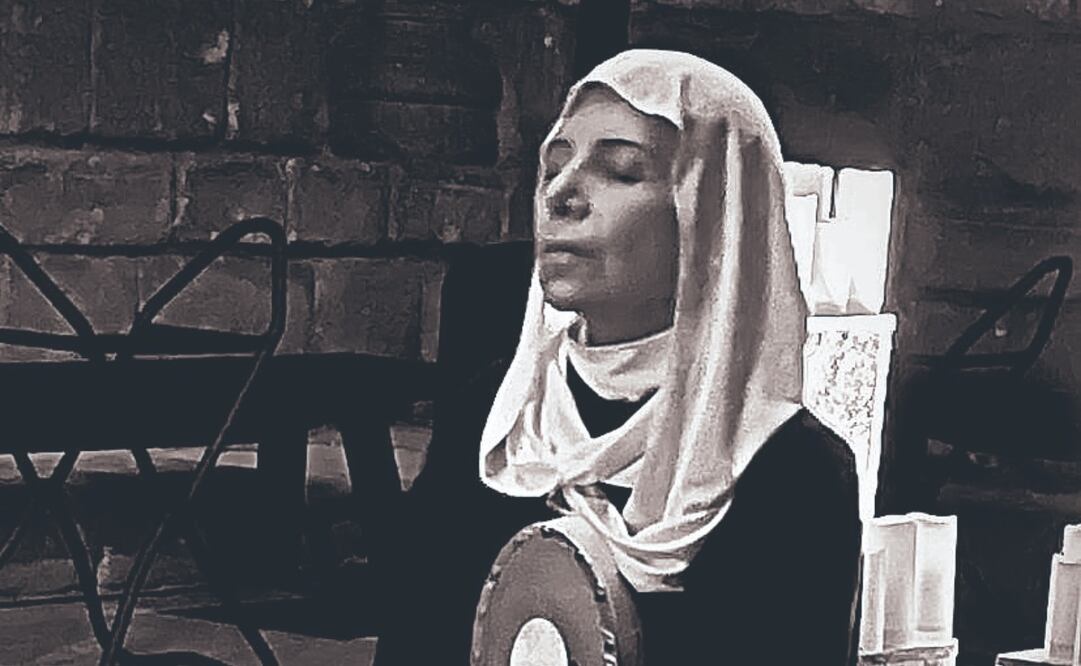 En Primero sueño, Sor Juana es interpretada por Magos Herrera; se presenta hasta el 26 de enero en los claustros del Met de NY. Foto Especial