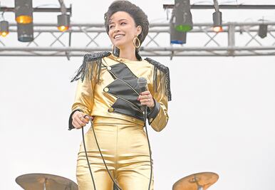 Exploran vida de Selena antes de llegar a la cima