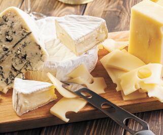 Ordena SE frenar venta de quesos