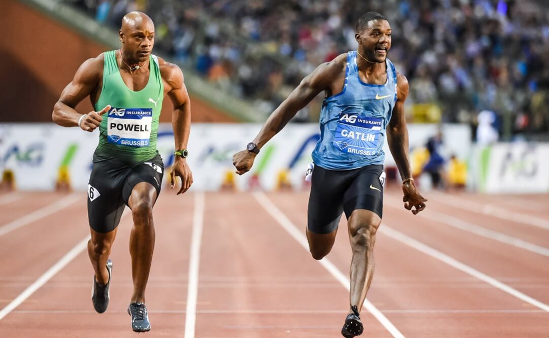 Gatlin festeja luego de derrotar a Powell. AP