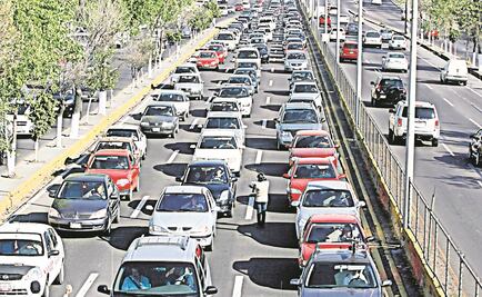Manifestantes bloquean Anillo Periférico en ambos sentidos