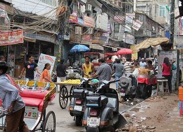 Huelga de camioneros colapsa gasolineras de India por temor a escasez de combustible