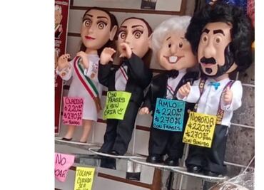 ¡Ya llegó, ya está aquí!; "Noroñitas parlante" se suma a los "Amlitos" y "Clauditas" en el Zócalo de la CDMX