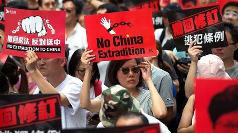"No a la extradición a China": miles protestan en Hong Kong contra polémica ley