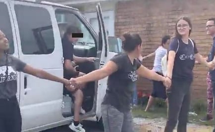 "Cadena humana" de vecinos, protege a familia de agentes migratorios en EU