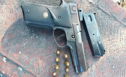 Detienen a menor por llevar una pistola a la secundaria en Tlalnepantla