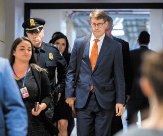 Demócratas citan a Bolton en proceso de impeachment