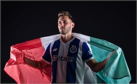 Santiago Giménez y su promesa a México tras fichar con el Porto: "Voy a poner la bandera en alto"