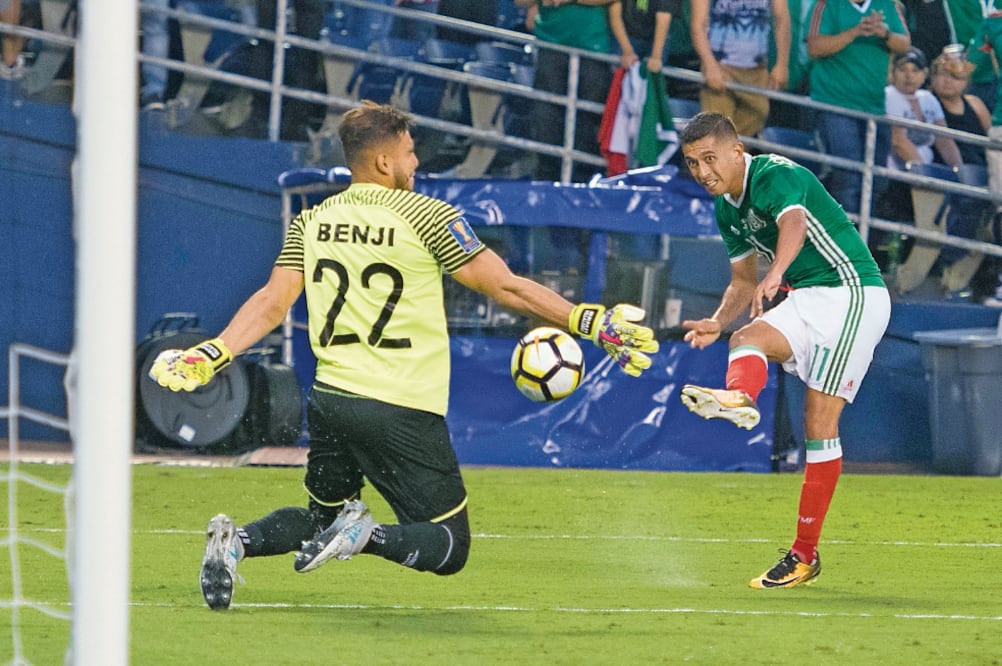 La línea ofensiva de la Selección Mexicana aprovechó las facilidades que dio la zaga salvadoreña, sobre todo, los errores del portero (IMAGO7)