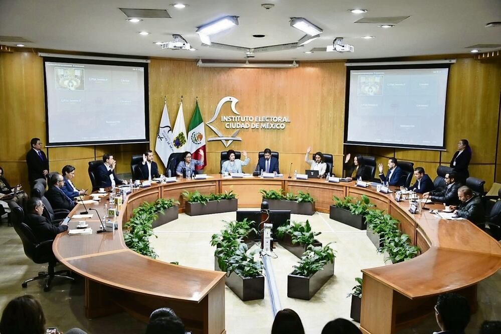 En sesión extraordinaria, el IECM aprobó un acuerdo para que la presidenta Patricia Avendaño pida recursos adicionales a la Secretaría de Administración y Finanzas del Gobierno de la Ciudad de México. Foto: Especial