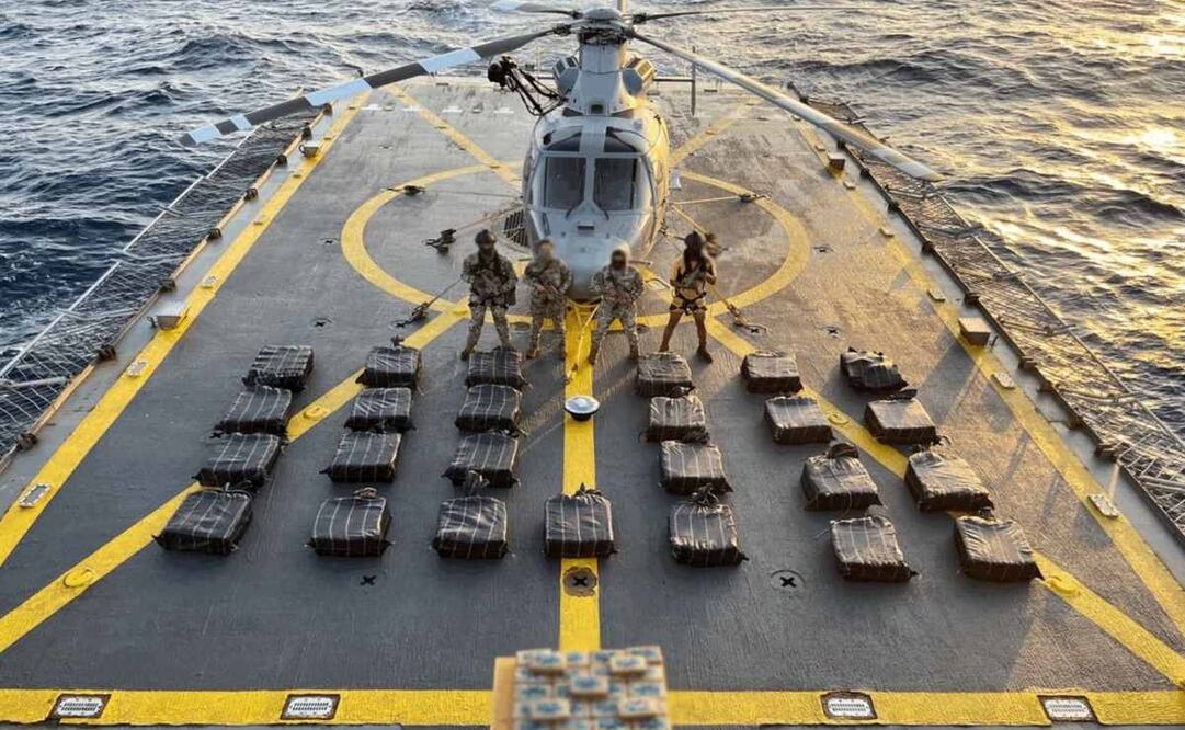 Marina decomisa más de una tonelada de presunta cocaína en costas de Michoacán. Foto: Especial