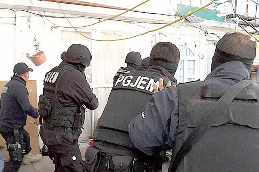 Un megaoperativo se efectuó en seis colonias de alta incidencia delictiva de Ecatepec, en el que participaron más de mil 500 elementos de la dependencia, la Marina, el Ejército y la Comisión Estatal de Seguridad Ciudadana (ESPECIAL)