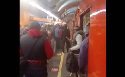 VIDEO: “Nos están bajando”, reportan humo en la estación Camarones de la Línea 7 del Metro CDMX