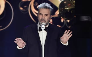 Mijares conquista con su sinfónico y se quiebra ante la sorpresiva aparición de su hija