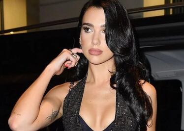 El vestido con transparencias de Dua Lipa que será tu obsesión 