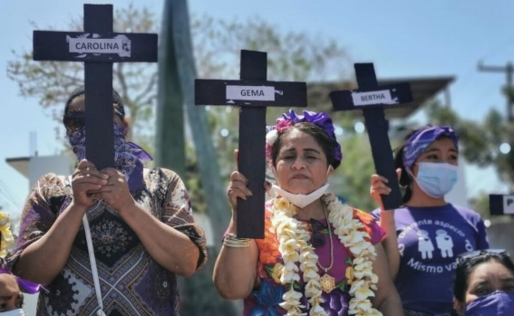 Mujeres de Oaxaca toman las calles para exigir un alto a feminicidios este 8M