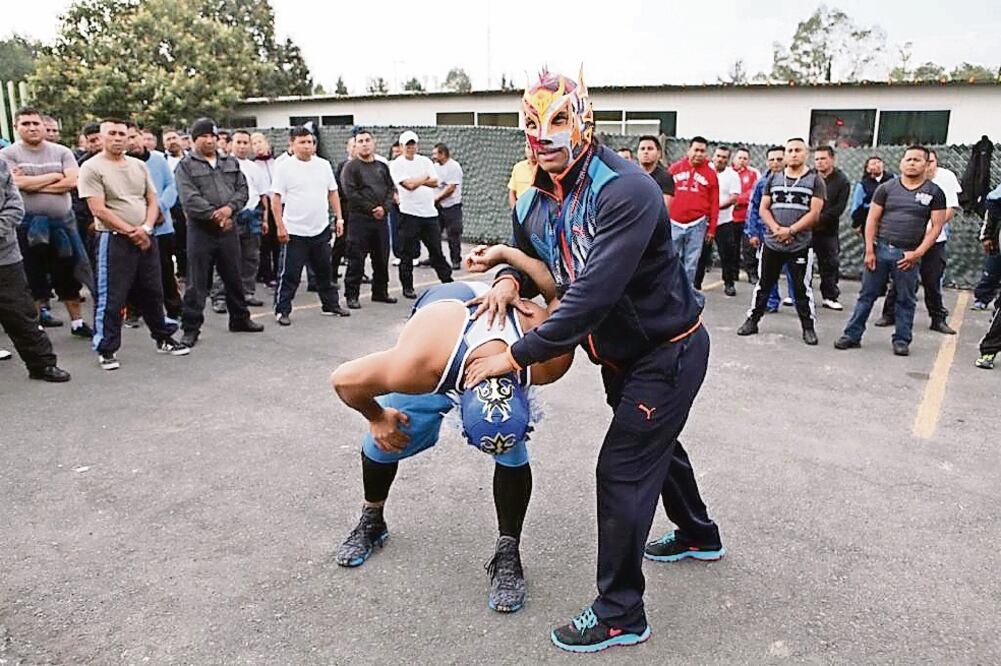 La delegacción Iztapalapa aclaró que los luchadores imparten la capacitació n sin cobrar un solo peso (DELEGACCIÓN IZTAPALAPA)