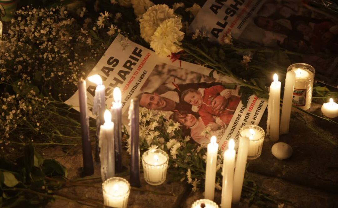 Honran en el Ángel de la Independencia a periodistas asesinados en Gaza. Foto: Carlos Mejía/ EL UNIVERSAL
