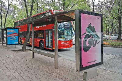 Prometen limpiar de publicidad L7 Metrobús