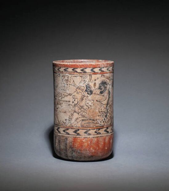 Un jarrón de la cultura maya fue subastado por 7 mil euros. Foto: Milllon