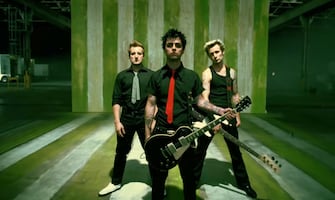 ¿De qué trata “American Idiot”? La canción de Green Day que resonó en el Super Bowl LX