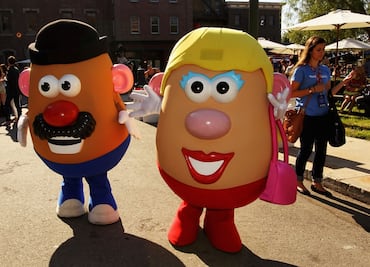 Hasbro da género neutro al "Señor cara de papa"; busca adaptarse a las familias modernas