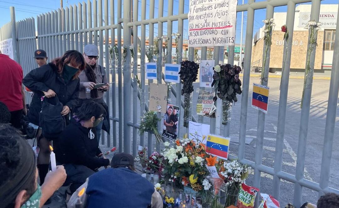 Llevan flores y velas a estación migratoria incendiada en Ciudad Juárez, donde fallecieron 40 migrantes. Foto: archivo/EL UNIVERSAL