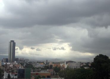 Prevén miércoles con cielo nublado y lluvia en CDMX