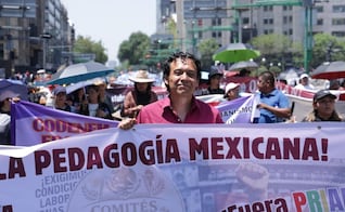 "Migajeros y agachones"; Marx Arriaga arremete contra la SEP por "entregar soberanía educativa" a la Unesco