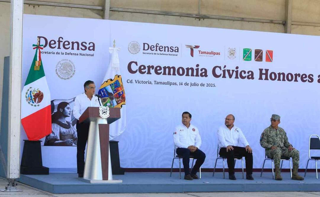 Américo Villarreal, gobernador de Tamaulipas, durante la ceremonia cívica de Honores a la Bandera / Foto: Especial