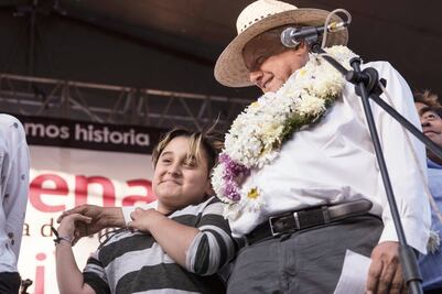 Anaya es un “mafiosillo” y Corral lo apoya: AMLO